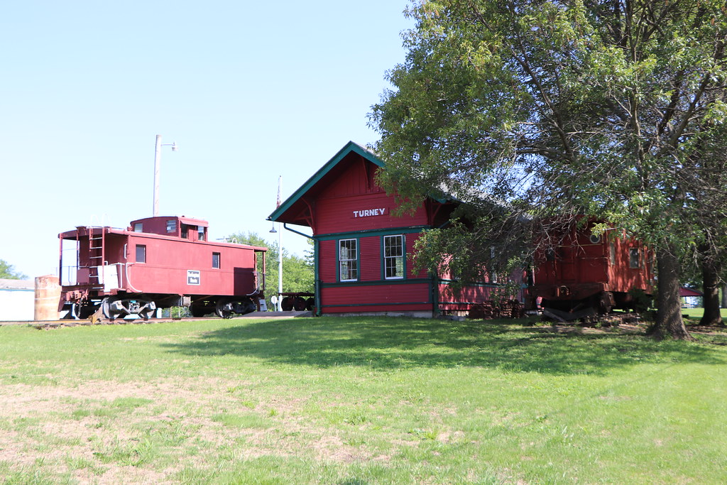 Turney, Missouri MP 13239 and SOU X541 Caboose R Serf Flickr