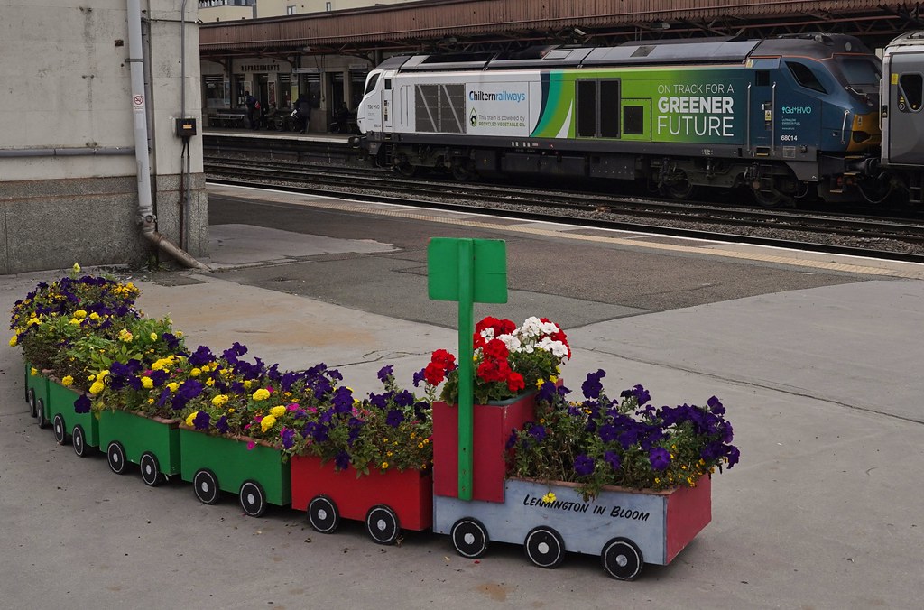 Leamington Spa IMG041131 68014 departs for London the flo… Flickr