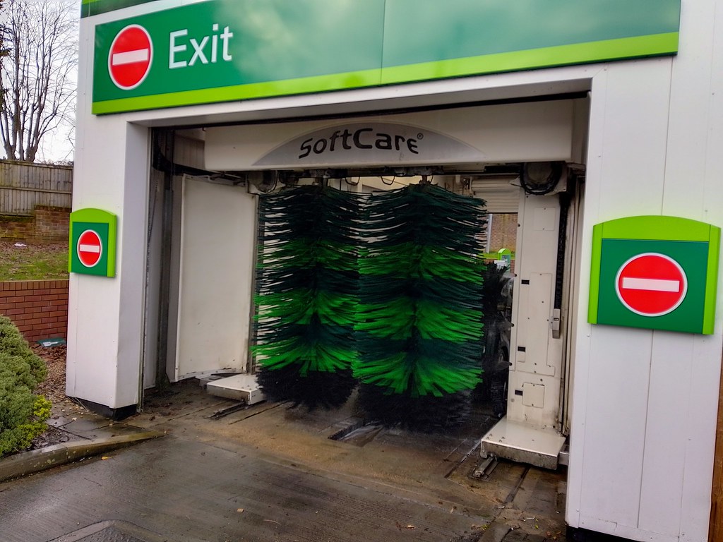 BP car wash, Eltham Washtec softcare2 pro with green strip… Flickr