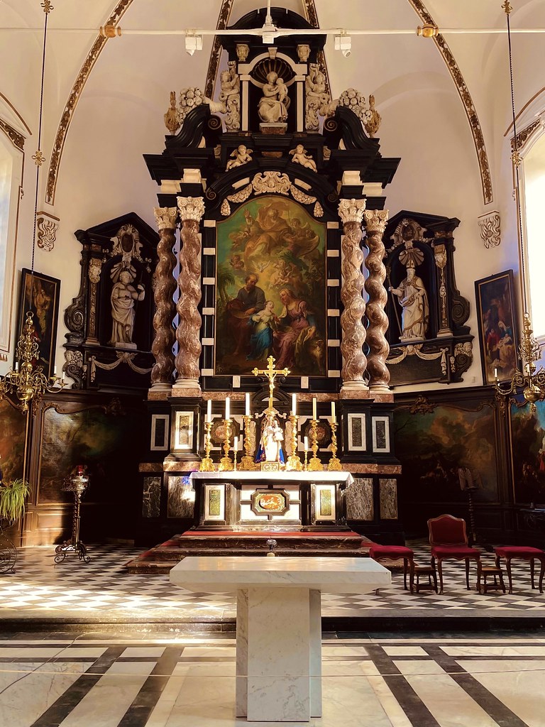Altar of Saint Ann’s Chapel, Bruges Cal Cannon Flickr