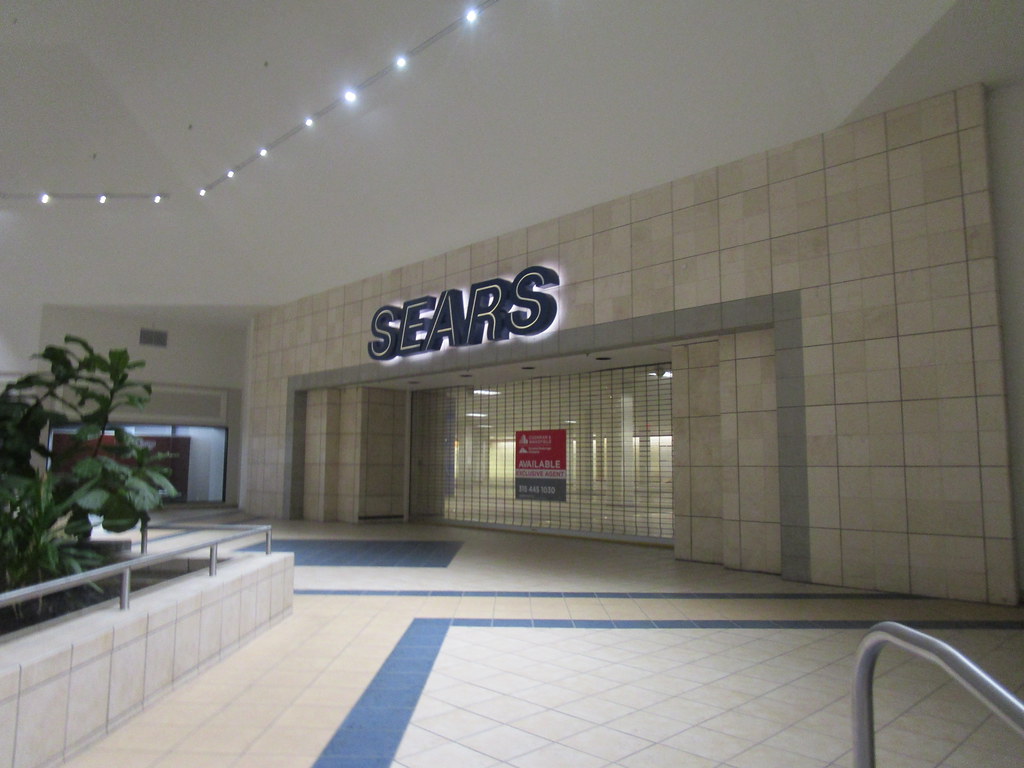 Arnot Mall Big Flats (Horseheads), NY. January 2023. If yo… Flickr