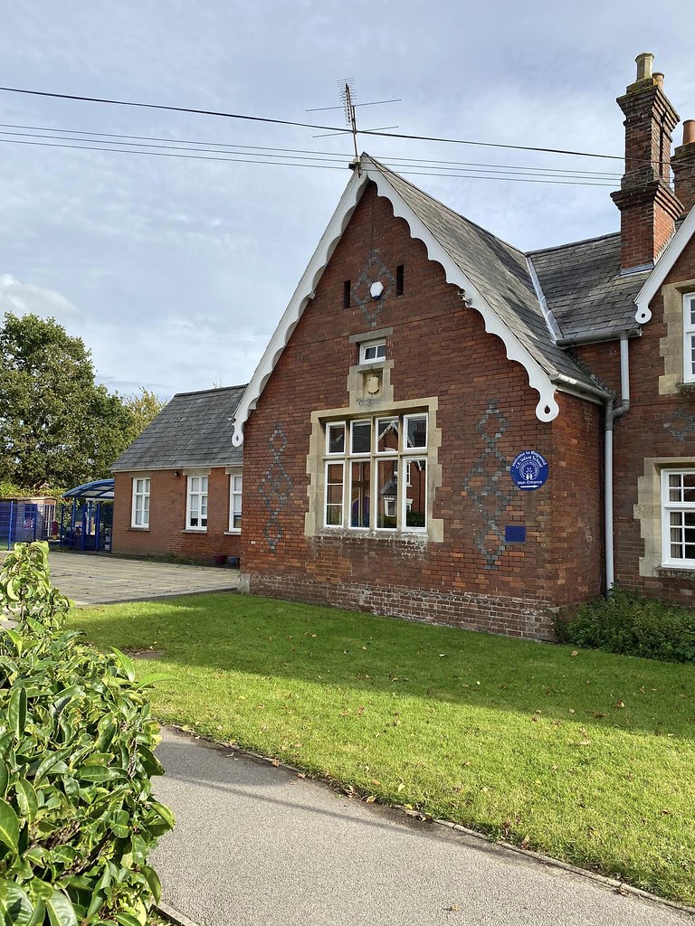 Ringwood Infants School, Hampshire The school opened here … Flickr