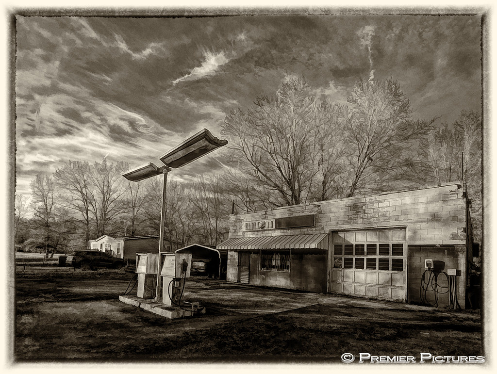 lester_filling_station (4)_edit2bw Alan Johnston Flickr