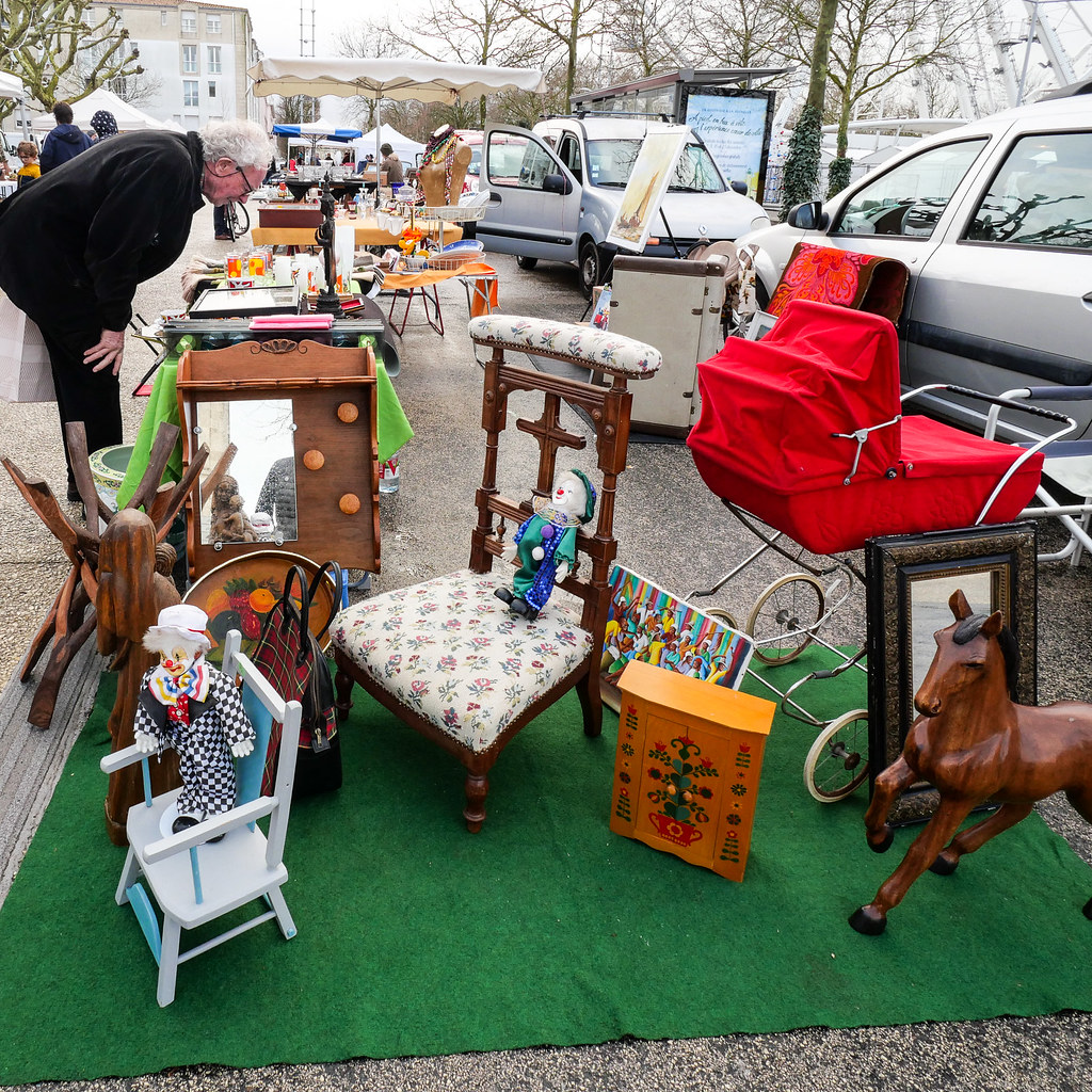 GX92716 La Rochelle Brocante place de la Motte Rouge Daniel