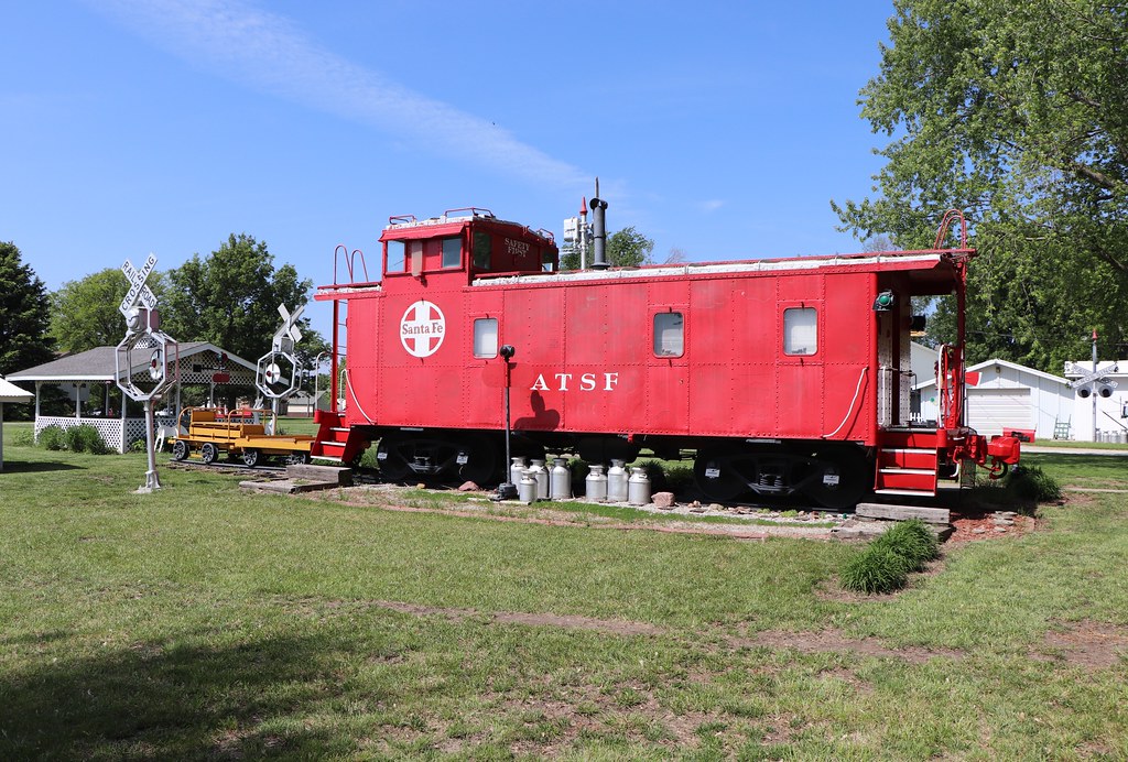Fairview, Kansas ATSF 2228 now ATSF 999960 Caboose at Van'… Flickr