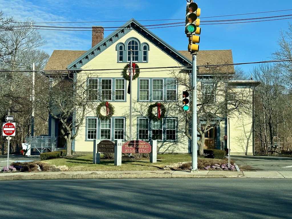 Memorial Hall. Middleton, Massachusetts. devtmefl Flickr