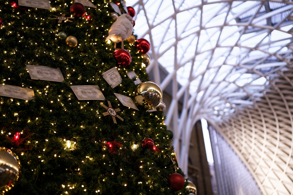 merry Christmas from King's Cross Christmas Tree near plat… Flickr