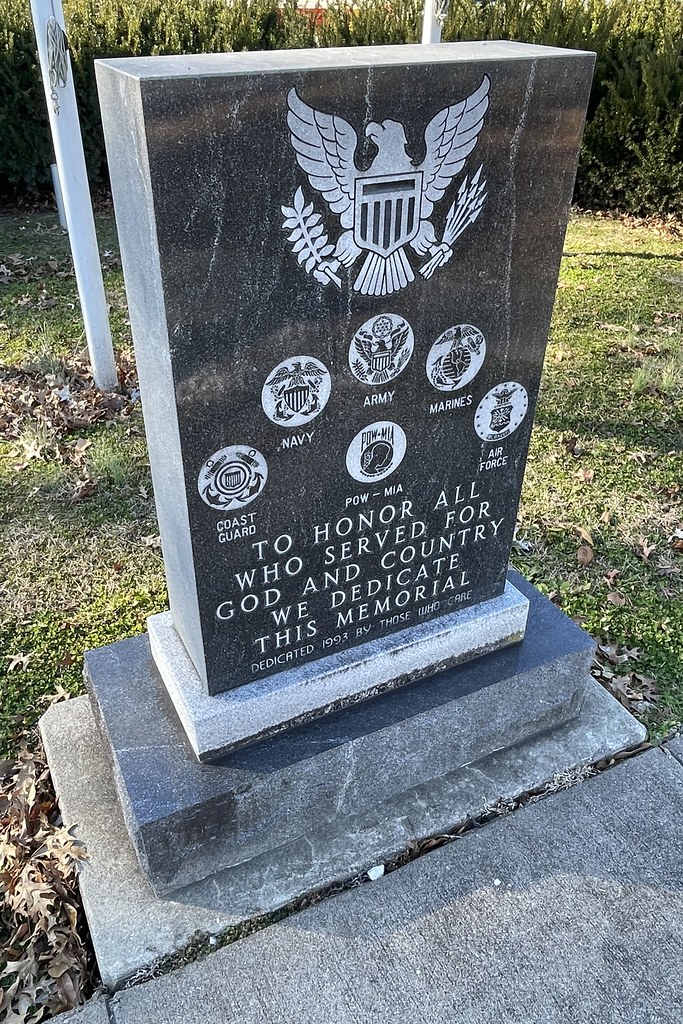 Cutler Armed Services Monument (Cutler, Illinois) Cutler, … Flickr
