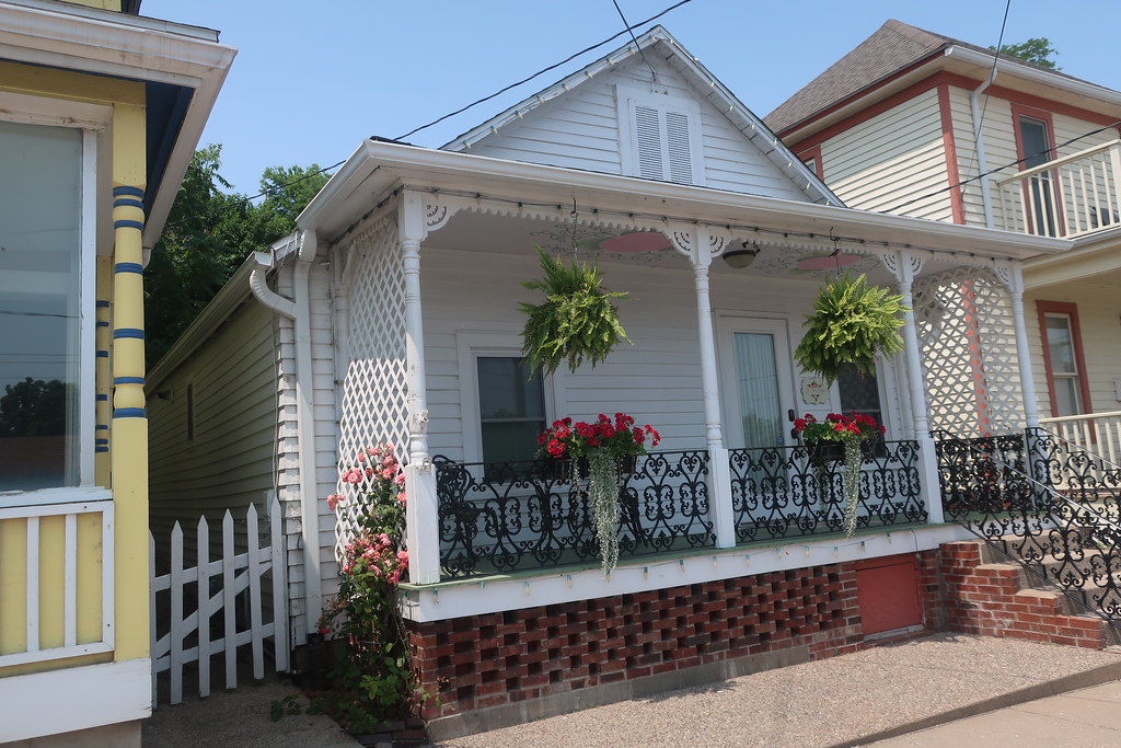 Sweet White Painted House Sits Next to the Fame Hatten Hou… Flickr