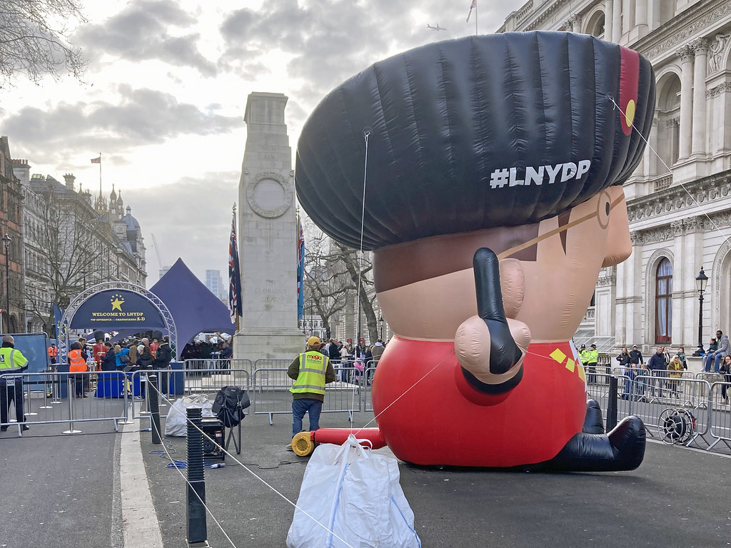 LNYDP 2024 An inflatable mayor by the Centotaph at the end… Flickr