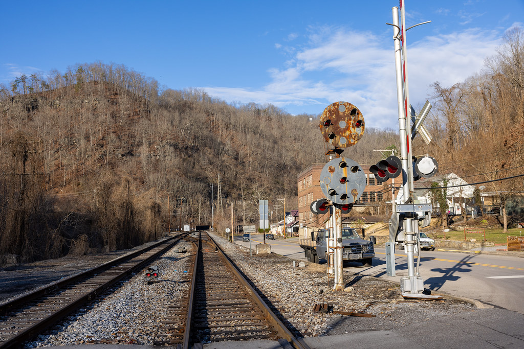 N&W Signals at WAS Iaeger, WV rivannarailfan Flickr