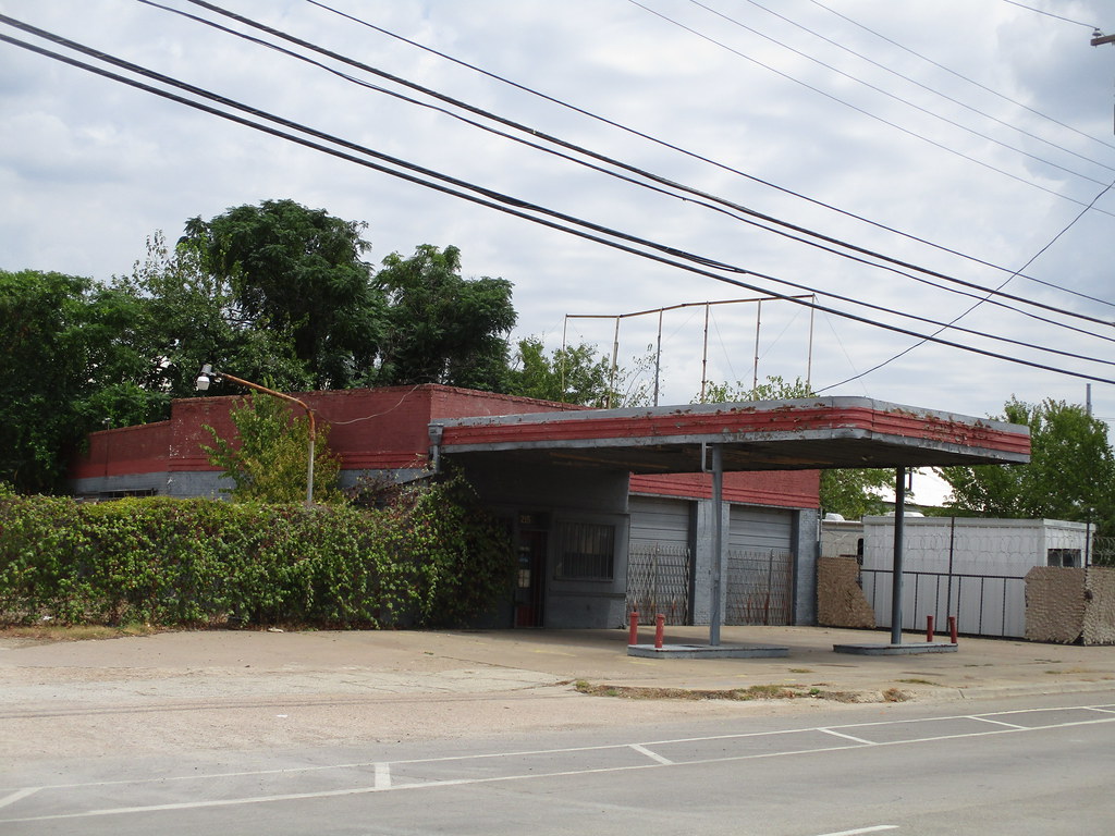 Gulf Gas Station Dallas,TX Former Gulf Gas Station located… Flickr