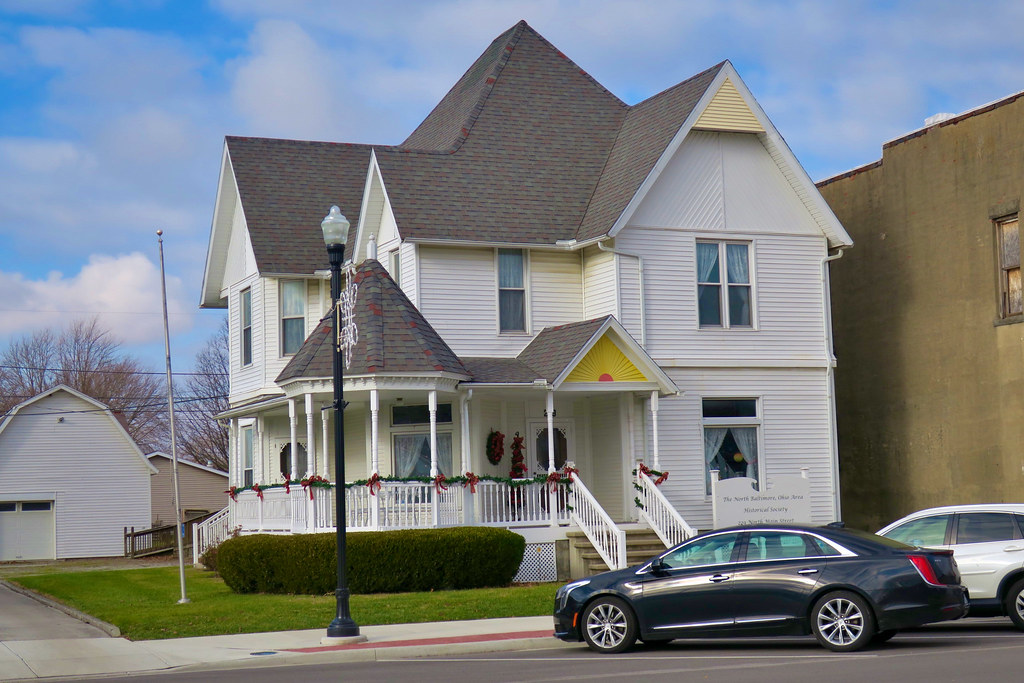 Victorian House, North Baltimore, OH A large Victorian hou… Flickr