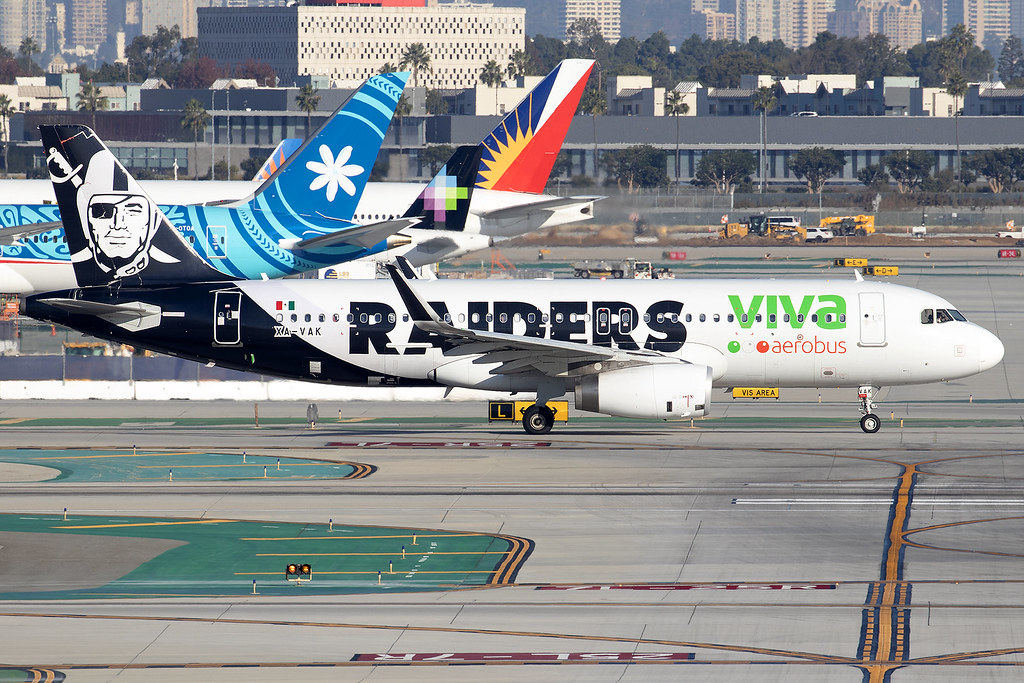 XAVAK Viva Aerobus. Airbus A320232 WL. Taken LAX 02/12/2… Flickr