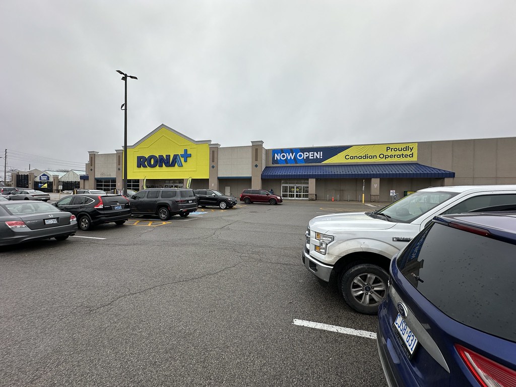 RONA+ Golden Mile, Scarborough A former Lowe's now RONA+… Flickr