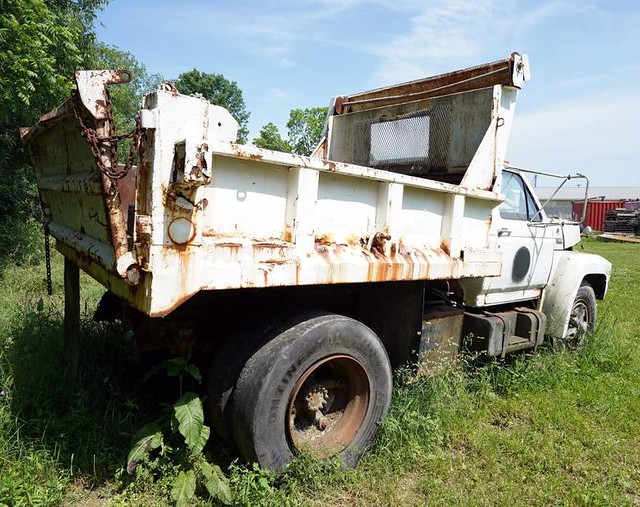 Village of Scarsdale, NY 1982 Ford F700 dumpplow_2 Flickr