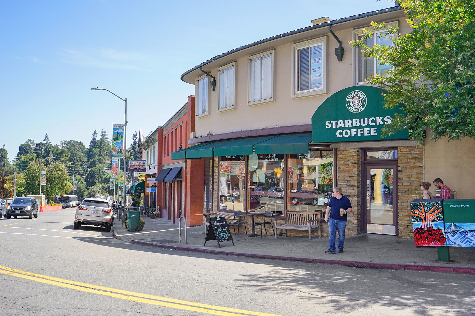 6021 Fairlane Drive, Oakland Presented by Jackie Care