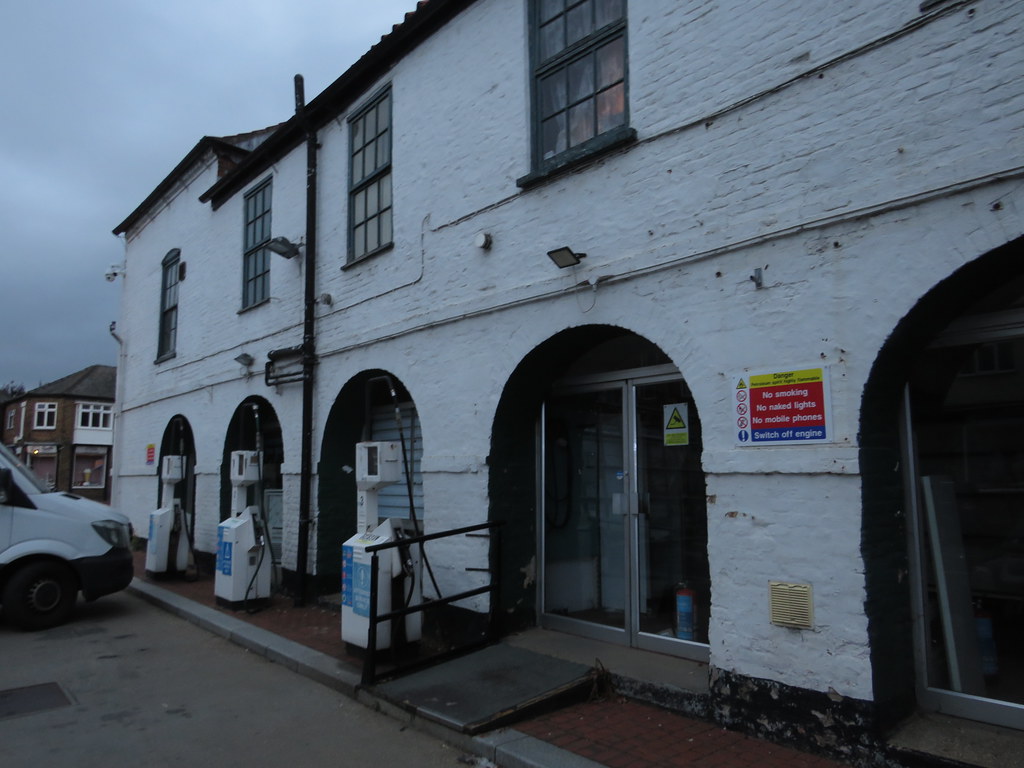 Independent Archways Garage, The Terrace, Spilsby, Linco… Flickr