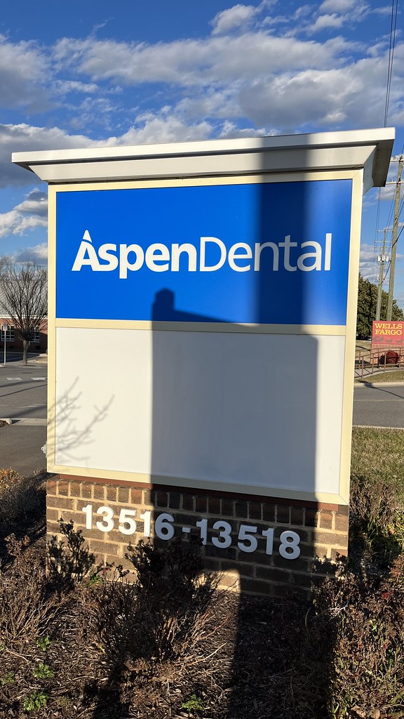 Aspen Dental sign Aspen Dental (3,500 square feet) 13516 H… Flickr