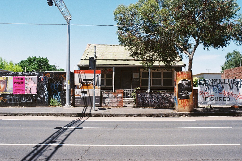 Johnston St Abbotsford, remnant house Minolta x700 Rokkor … Flickr