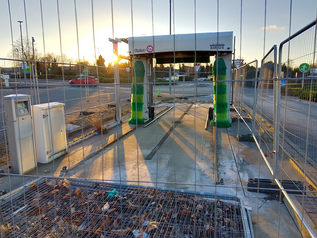 Abandoned Asda car wash, Canterbury It's jailed! This chee… Flickr