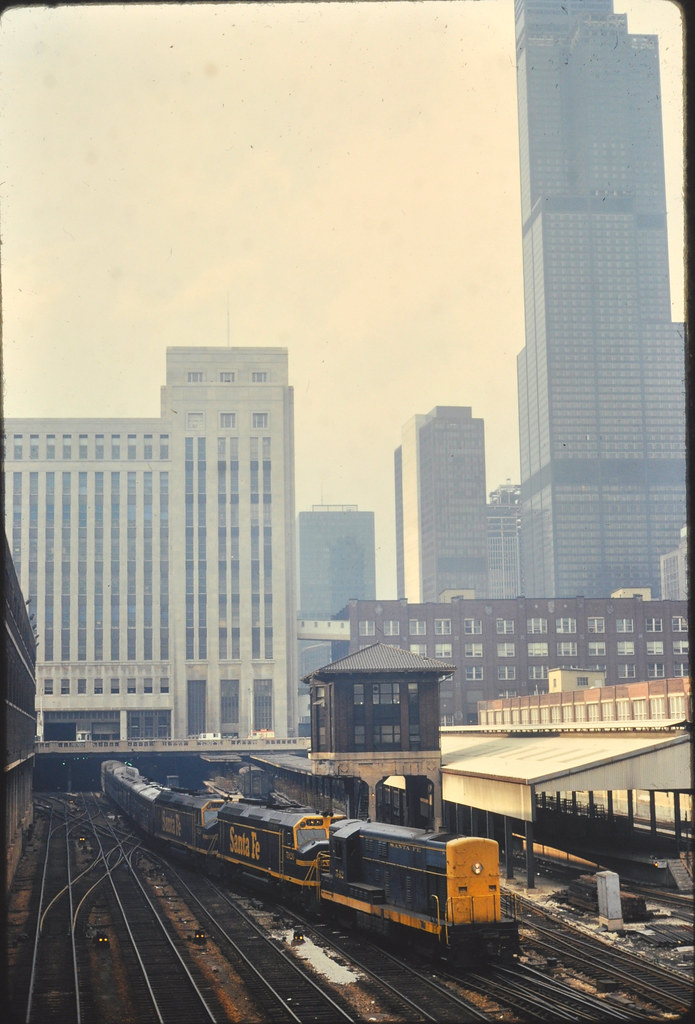 Santa Fe at Chicago IL Union station Polk street tower Jun… Flickr