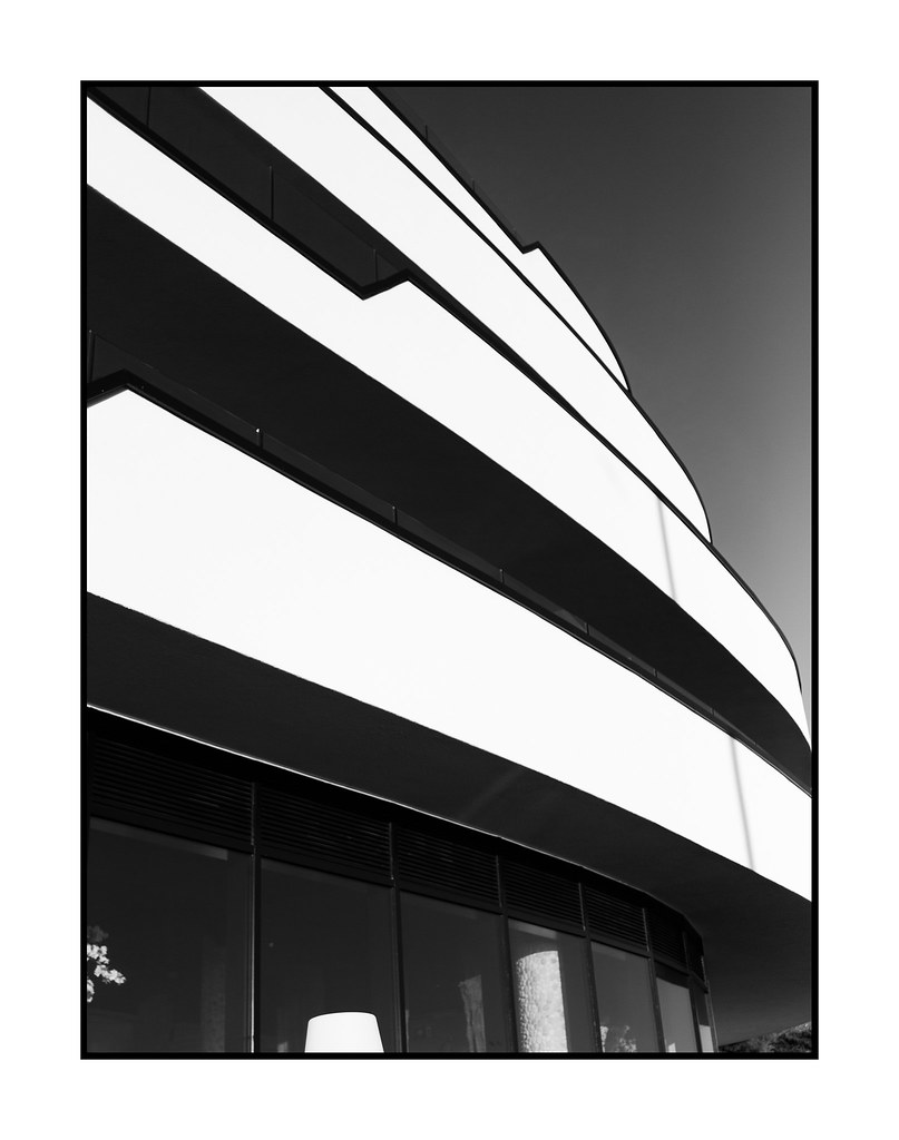 Seafront Apartments, Southend exreuterman Flickr