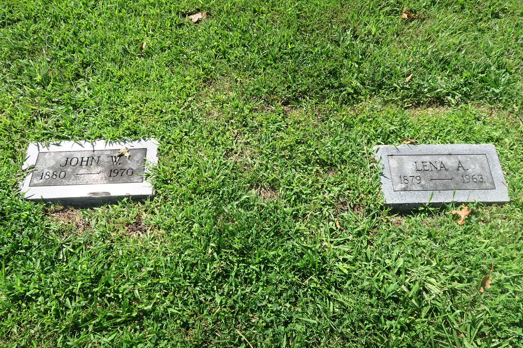 Oskaloosa Cemetery Roberts John W d1970 and Lena d1962 Flickr