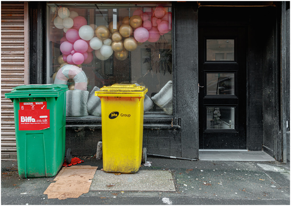 Balloons and Bins Abandoned Shop, Rutherglen Gordon Farquhar Flickr