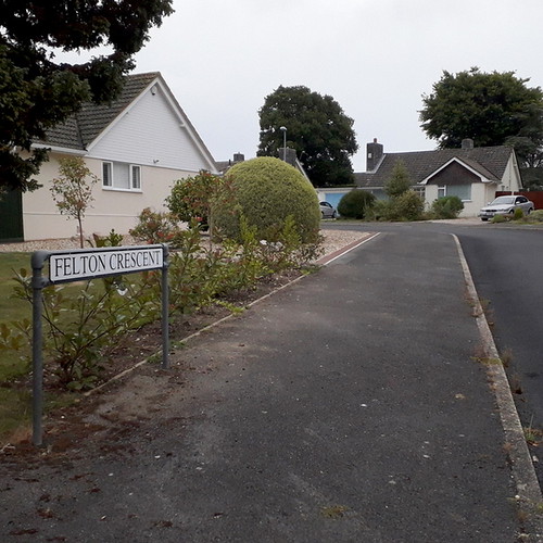 Felton Crescent, BH23 Chris Downer Flickr