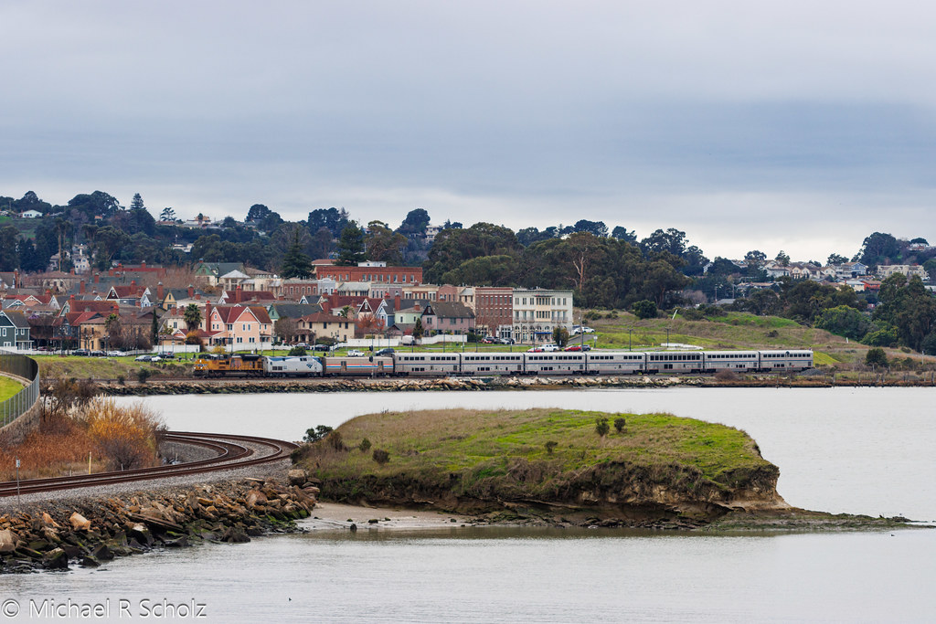 UP 9049 Hercules, California Amtrak train 6 running east… Flickr