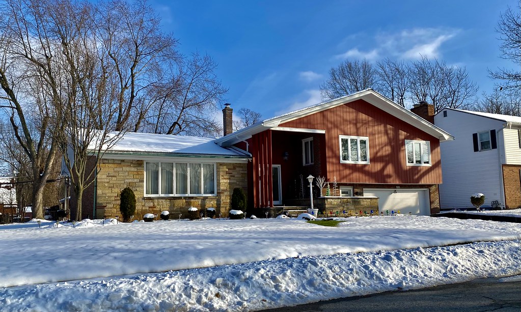 December 21, 2022 Walter J. Urbanski House, Cheektowaga, … Flickr