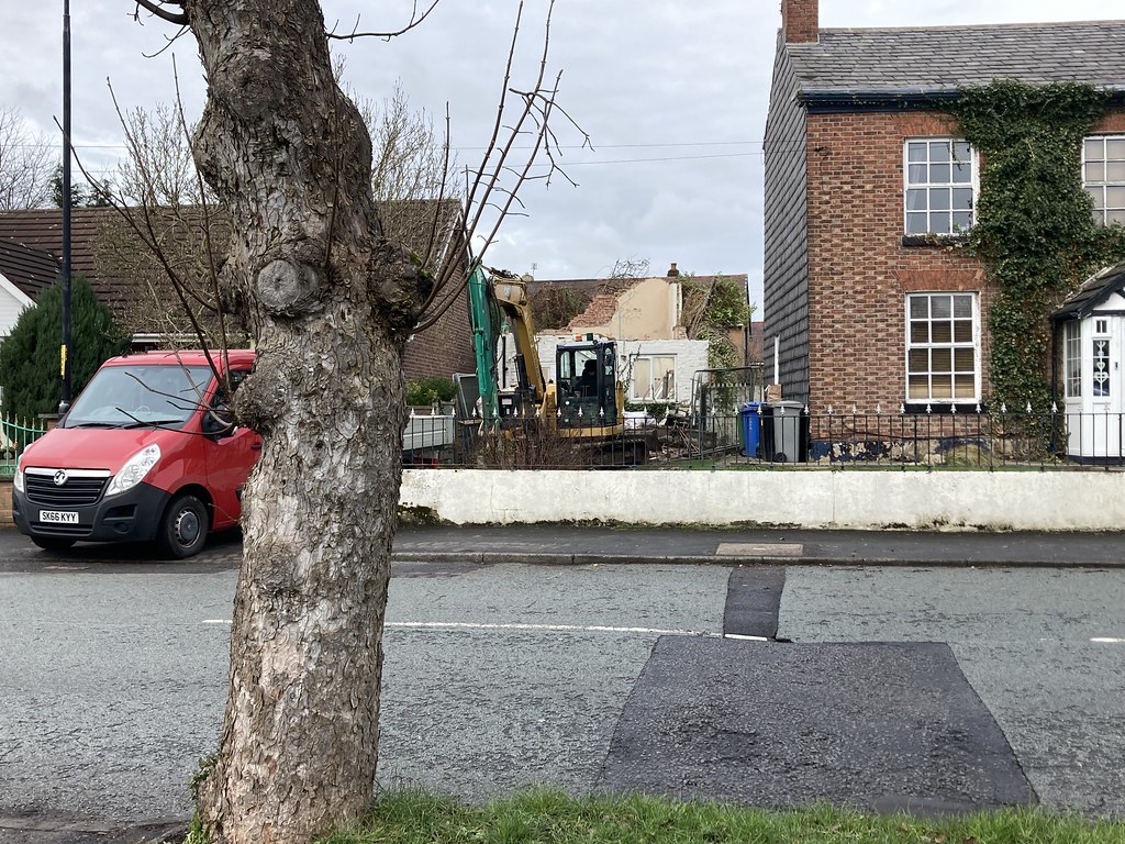 Old Coach House, Davyhulme Road, Davyhulme being demoli… Flickr