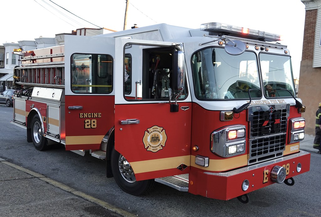 PFD Engine 28 | Philadelphia Fire Department Engine 28 2019 … | Flickr