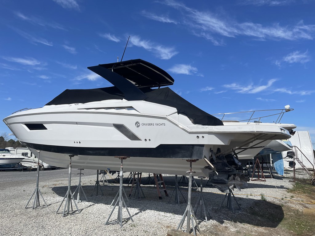 2021 CRUISERS OUTDRIVES BEFORE PAINT Flickr