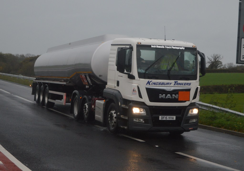 Kingsbury Tankers DF15 VVA On Caernarfon Bypass (Ex DHL) Flickr