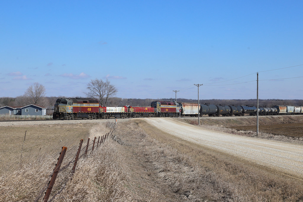 Shell Rock Iowa Northern 458 leads a funky looking consist… Flickr