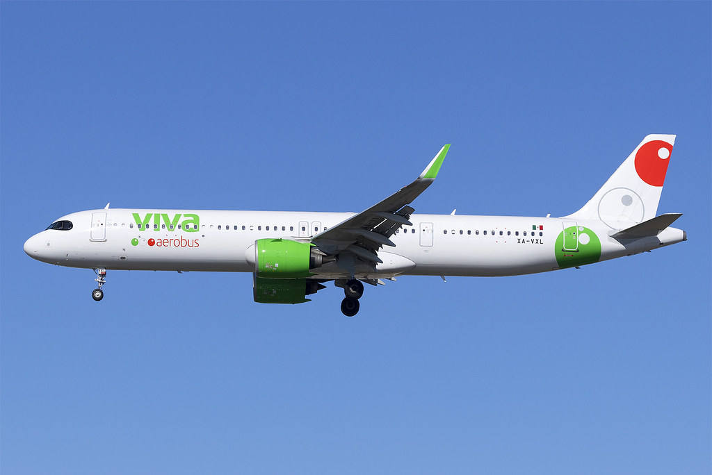 VivaAerobus Airbus A321neo XAVXL at Los Angeles Airport L… Flickr