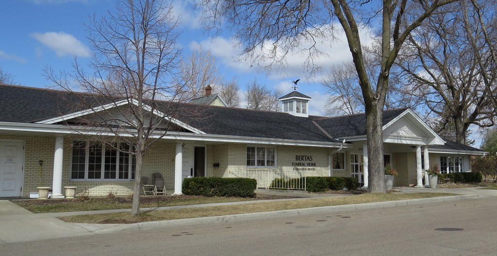 Bertas Funeral HomeChaska, MN PHD280 Flickr