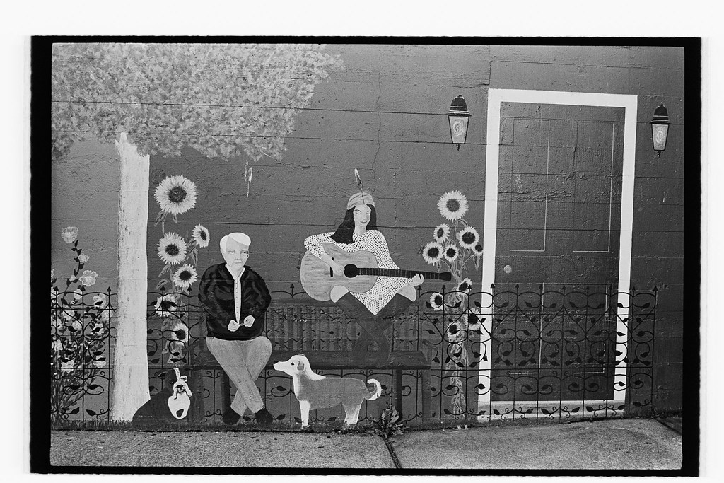 Pet Store, Multnomah Village Leica M42, Voigtlander 35 1.… Flickr