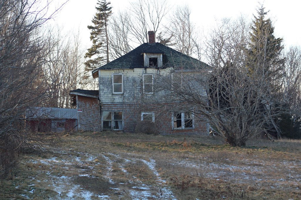 Abandoned House An old abandoned farmhouse in North Milton… Flickr