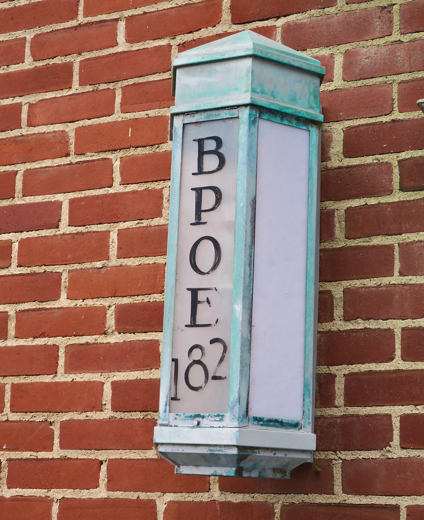Elks Lodge, Lock Haven, PA Lighted sign on the Elks Lodge,… Flickr