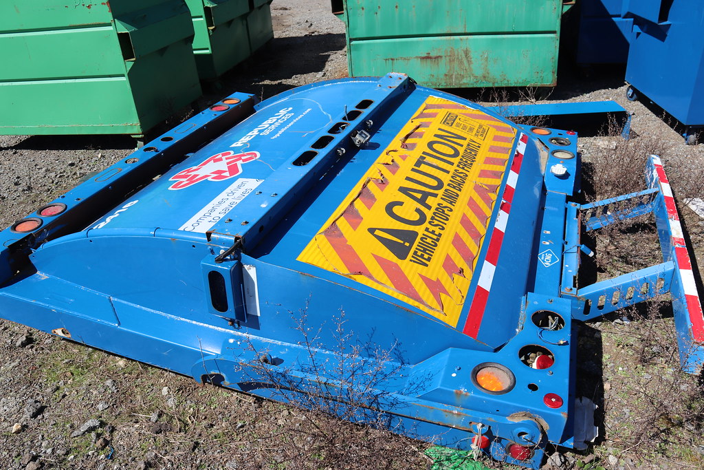 Daly City ZR 2416 Tailgate in HMB Garbage Trucks of California Flickr