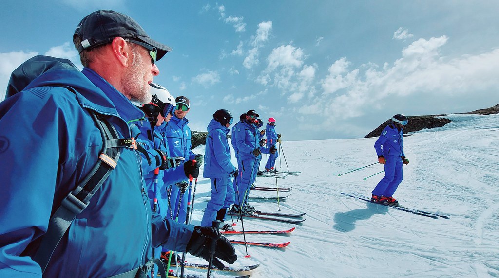 Intructor telemark training. Formigal 2024 Man_Olico Flickr