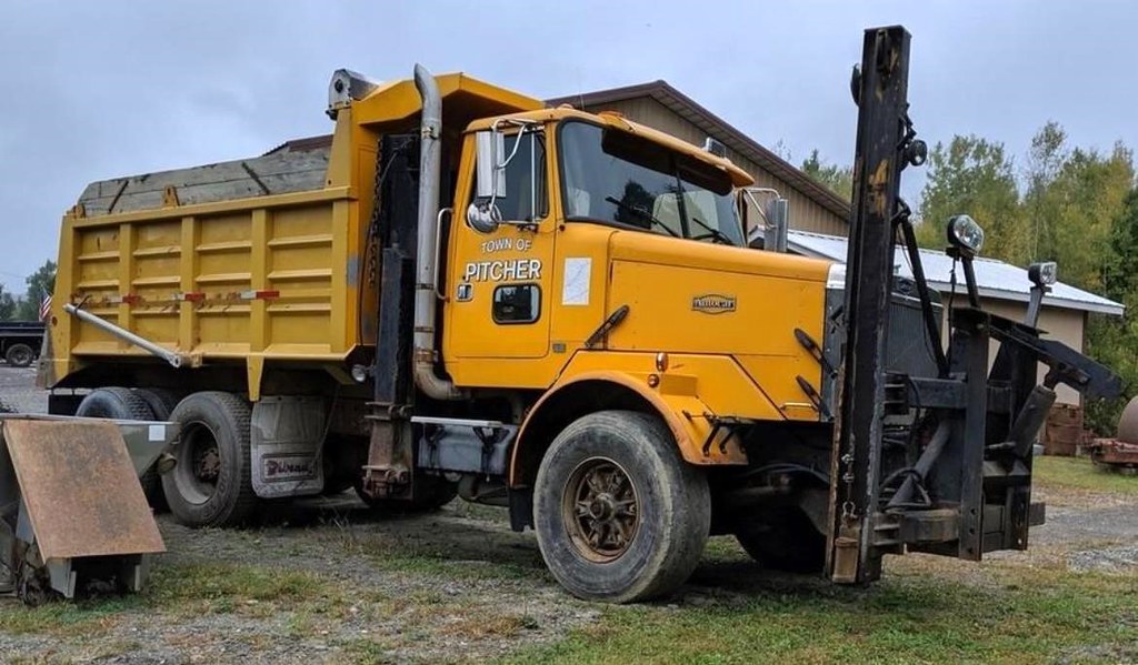 Town of Pitcher, NY 1994 Autocar ACL64B dumpplow_3 Flickr