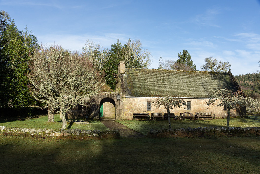 Entrance to St. Lesmo's Church The road from Aboyne was cl… Flickr