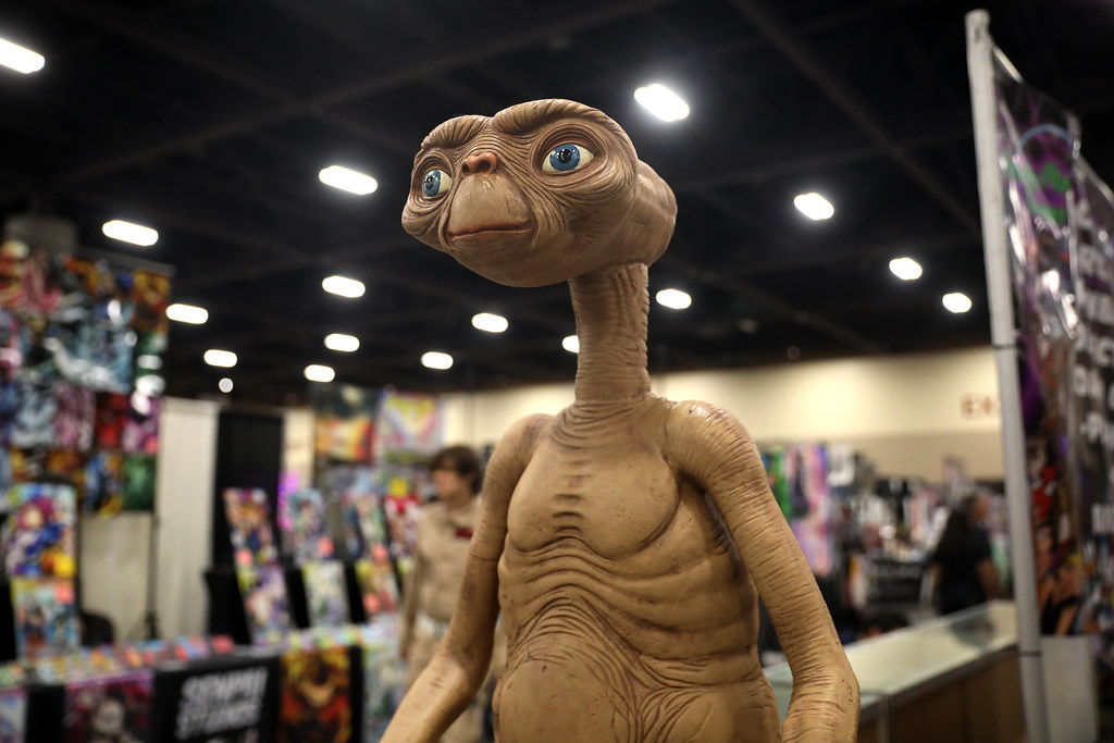 E. T. statue E. T. statue at the 2024 Game On Expo at the … Flickr