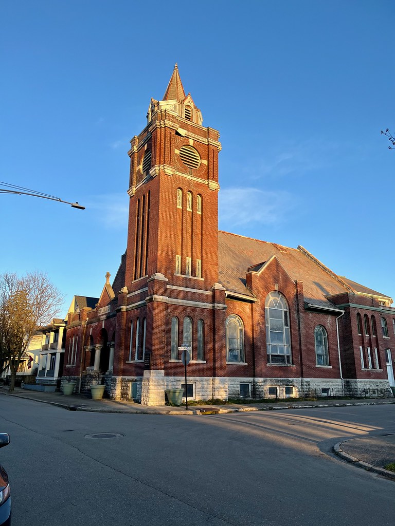 St. Anne's Hill A scene from the St. Anne's Hill Historic … Flickr