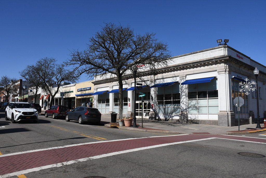 Walgreen's, East Ridgewood Avenue, downtown Ridgewood, New… Flickr