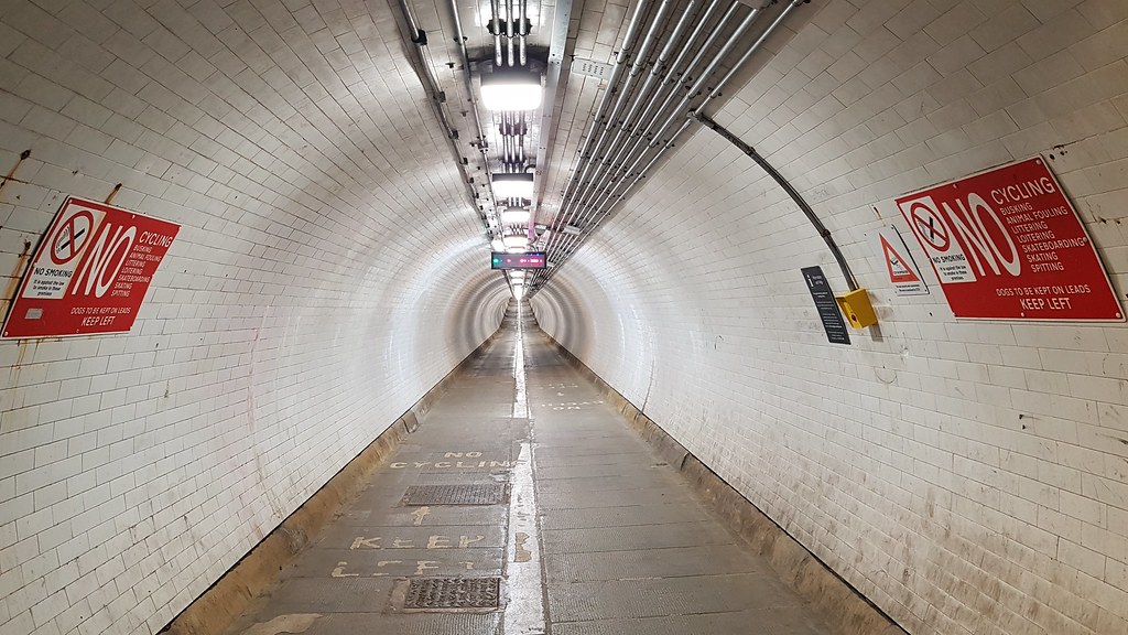 Woolwich Foot Tunnel One of two foot tunnels under the riv… Flickr